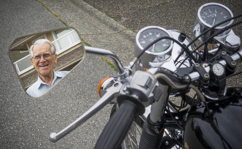 83-летний Джил Ярроу собрался в большое путешествие на мотоцикле Norton