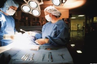 В США хирурги смогли пересадить пациенту череп, скальп, почку и поджелудочную железу