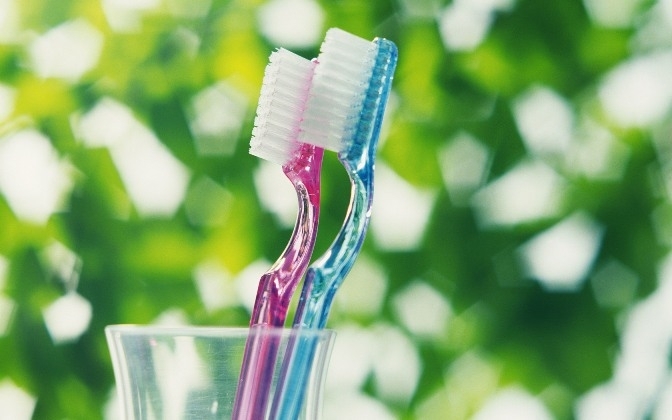 9 неожиданных способов применения зубной щетки