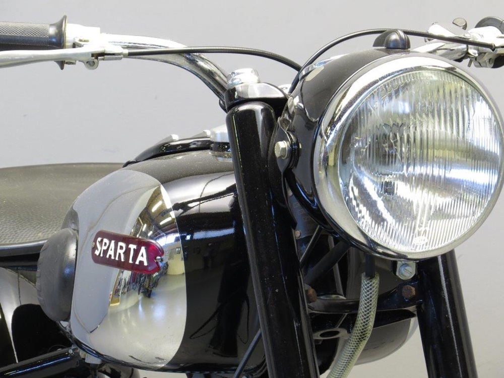 Старинный мотоцикл Sparta NL200 1954