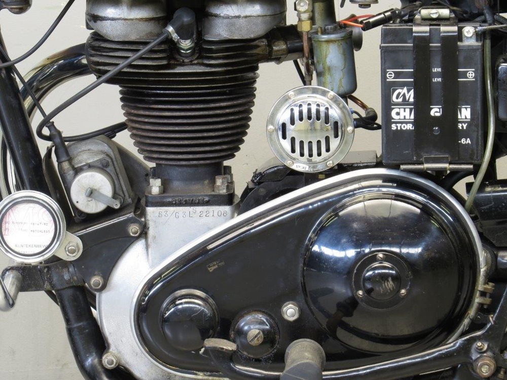 Старинный мотоцикл Matchless G3L 1953