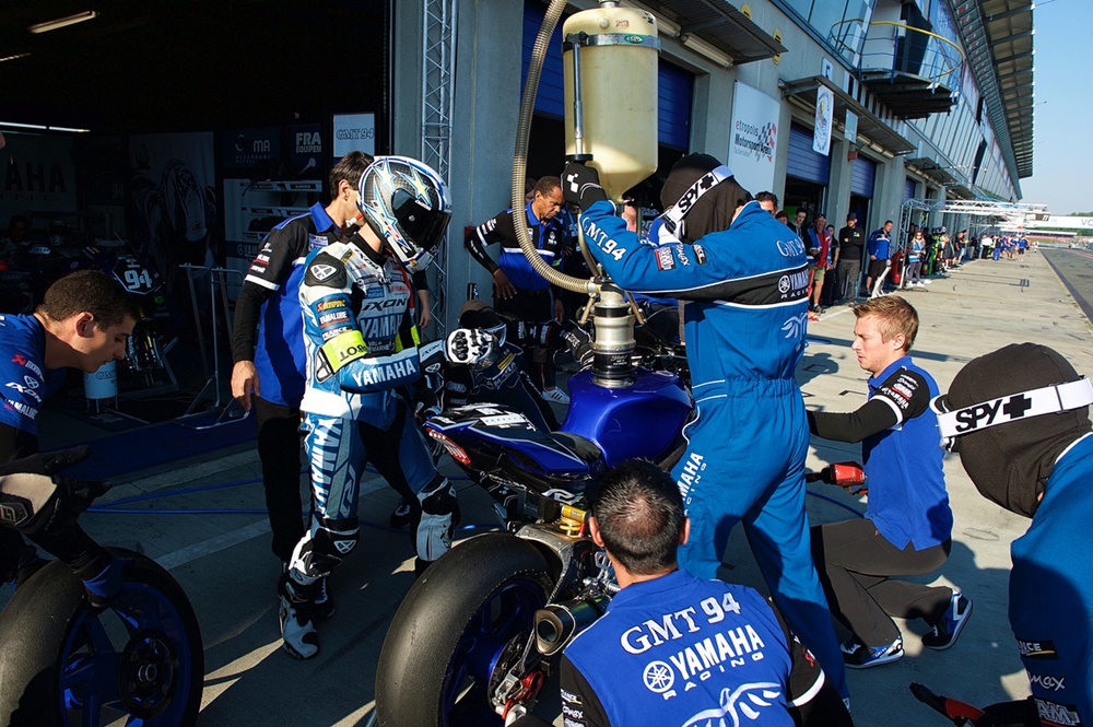 Команда GMT94 Yamaha выиграла 8-часовую гонку Ошерслебен 2015