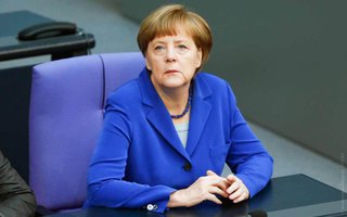 Меркель сочла необходимой военную поддержку переговорам по Сирии